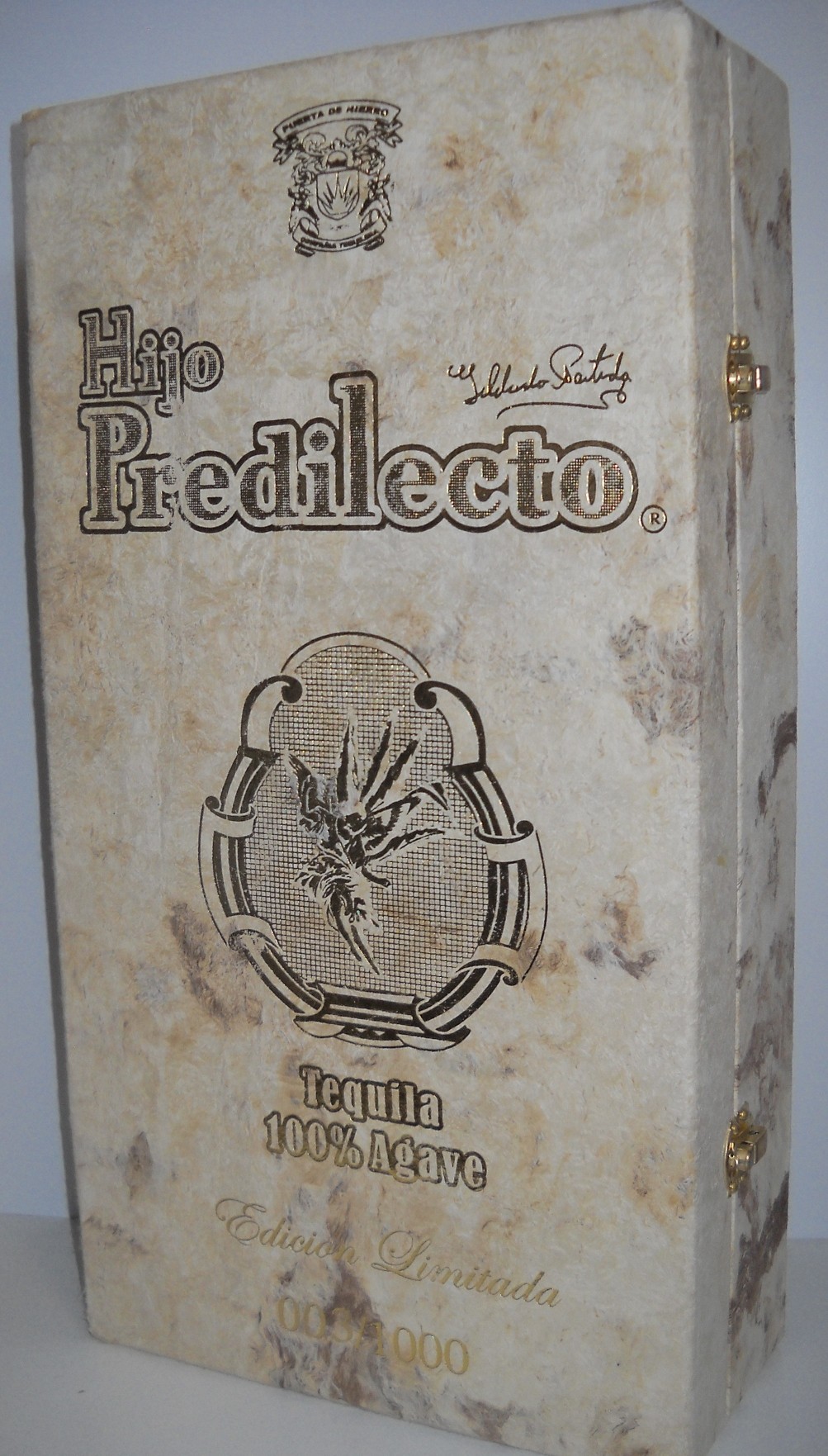 Hijo Predilecto Case